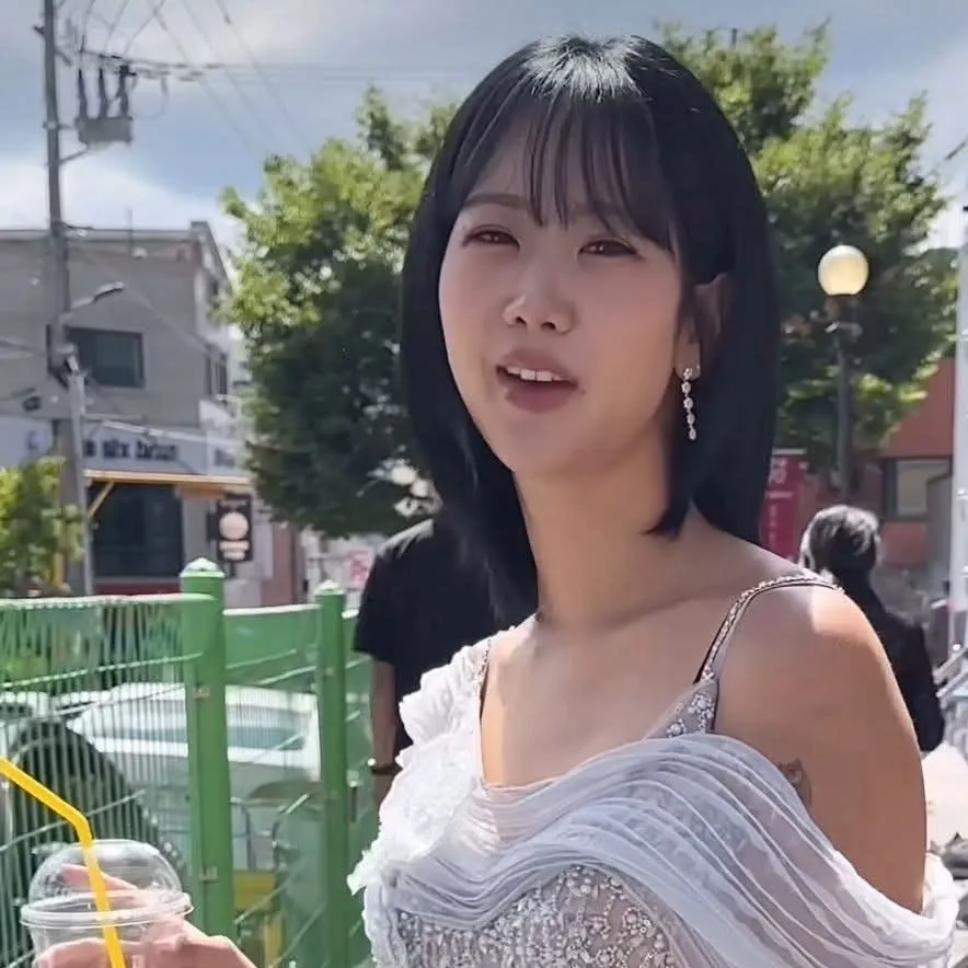 Foto terbaru dari Kang Hyeyeon