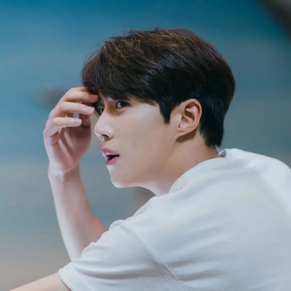 Behind-the-scenes cut of Kim Seonho