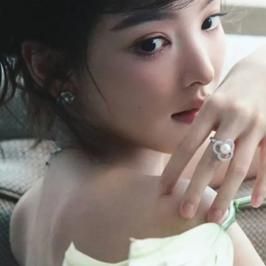 Behind-the-scenes cut of Zhang Ruonan