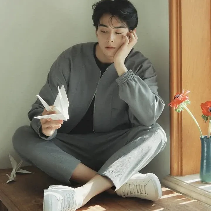 Latest photo of Cha Eunwoo