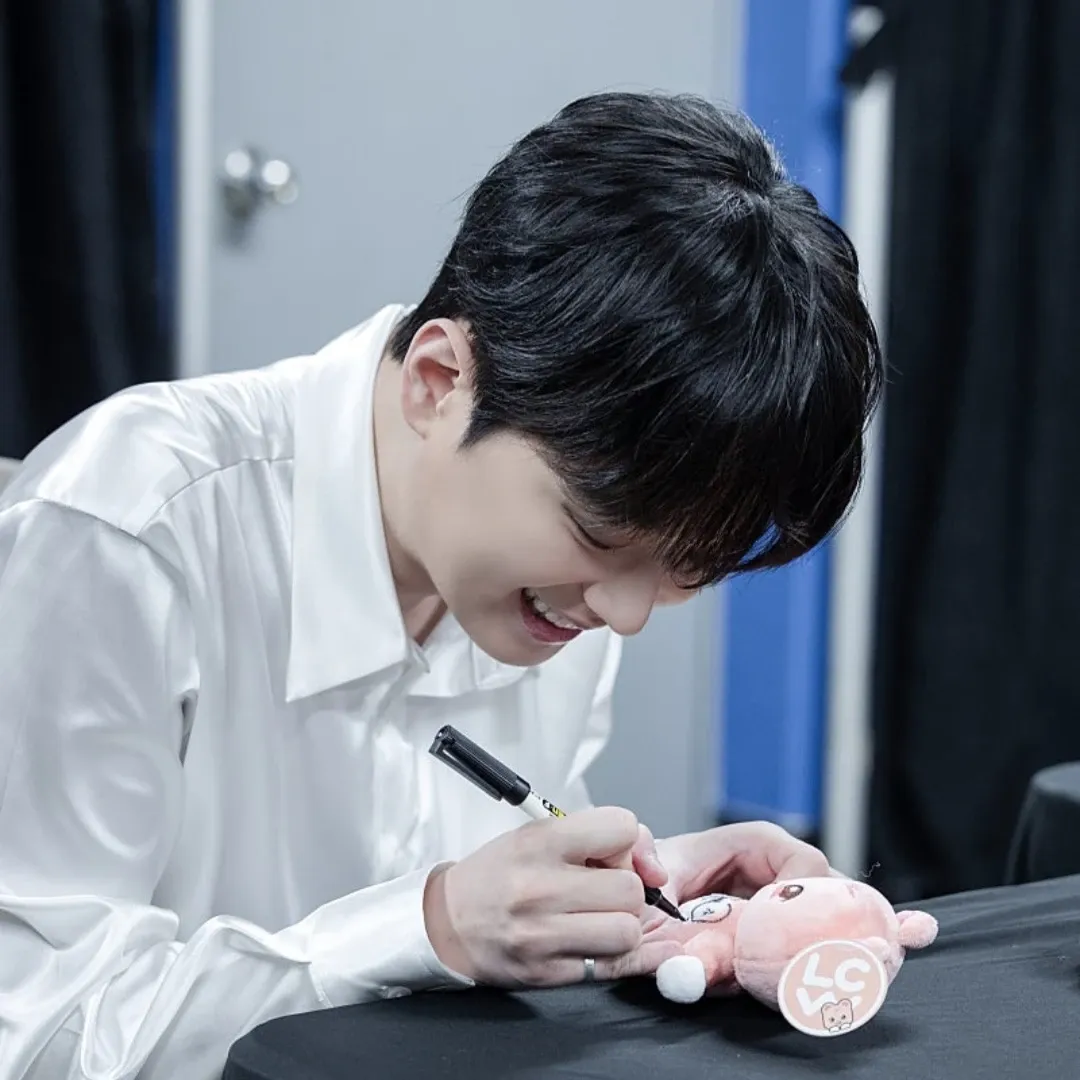 이찬원 최근 활동샷