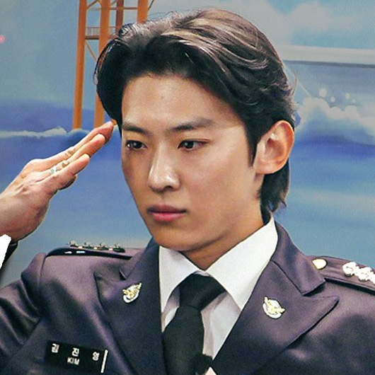 Behind-the-scenes cut of Dex