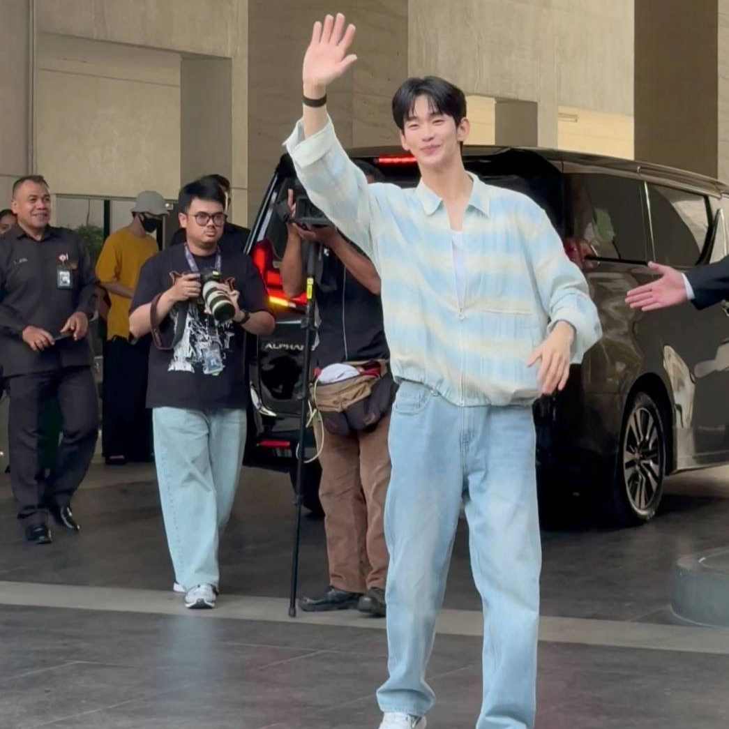 A moment captured by a fan of Kim Soohyun