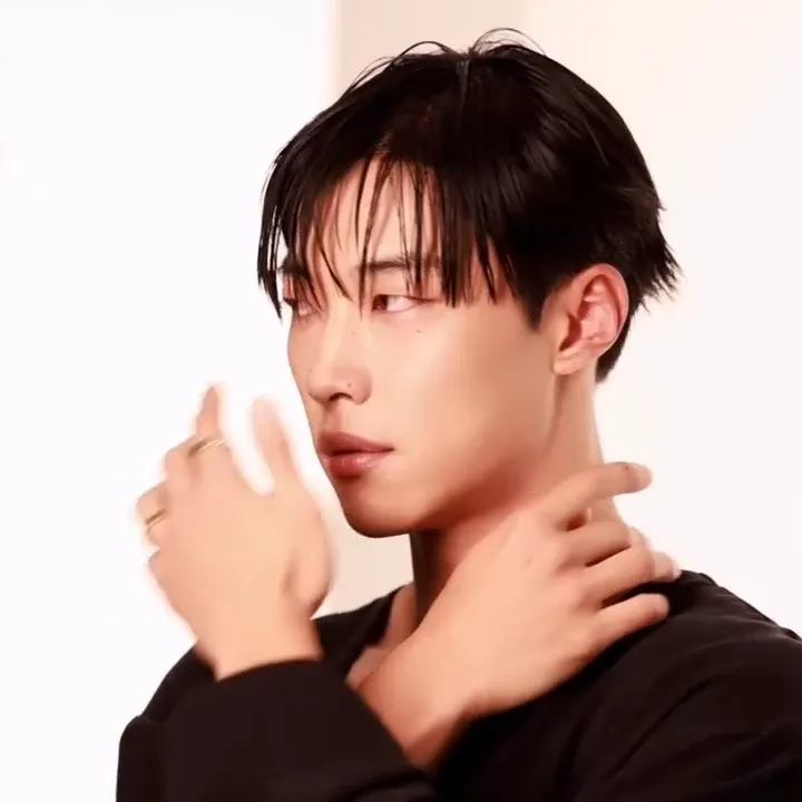 Latest photo of Woo Dohwan