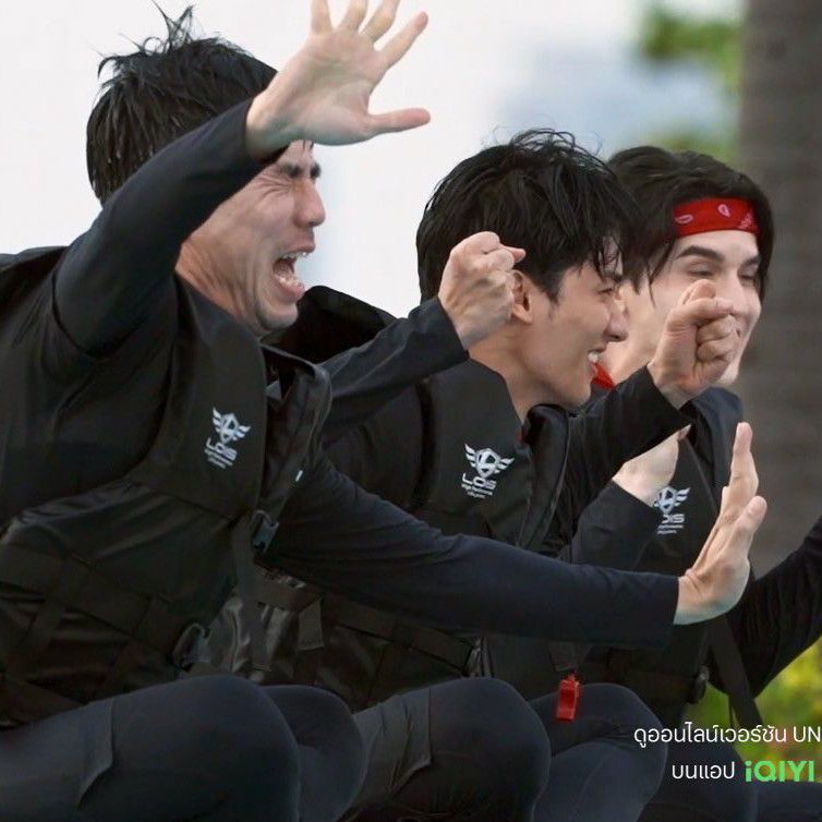 A moment captured by a fan of Tay Tawan Vihokratana