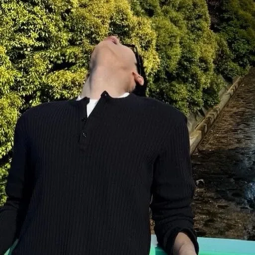 Behind-the-scenes cut of Park Seoham