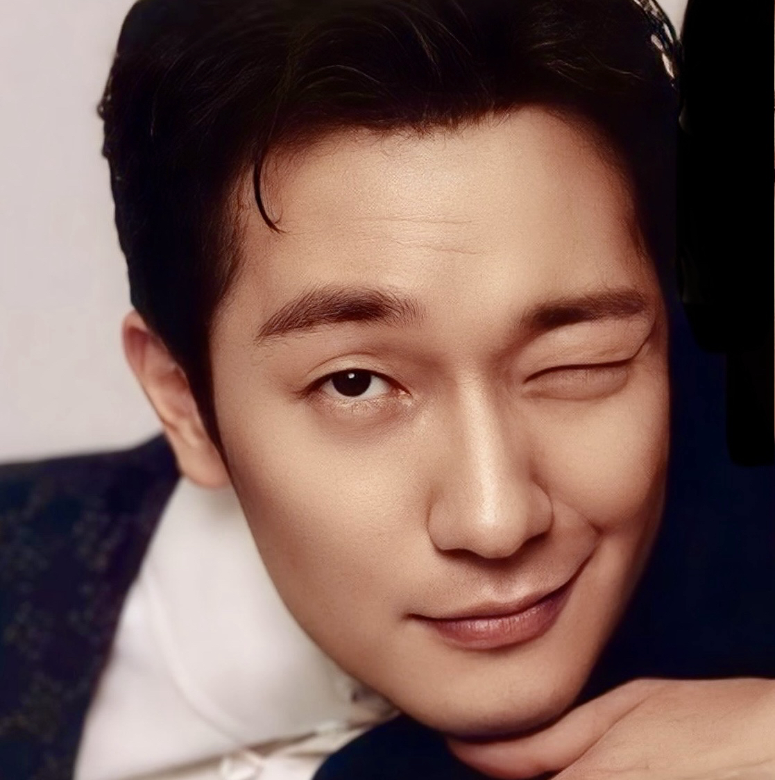 A moment captured by a fan of Son Seokkoo