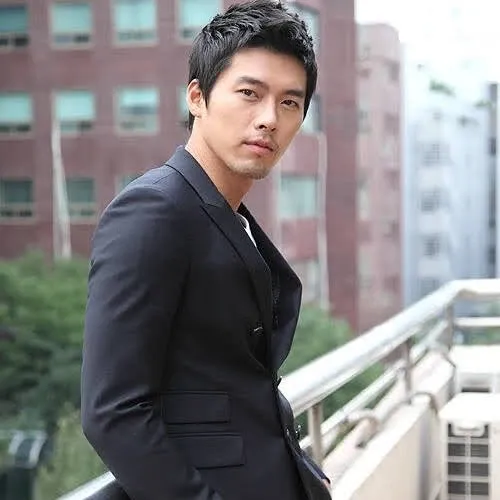A moment captured by a fan of Hyun Bin
