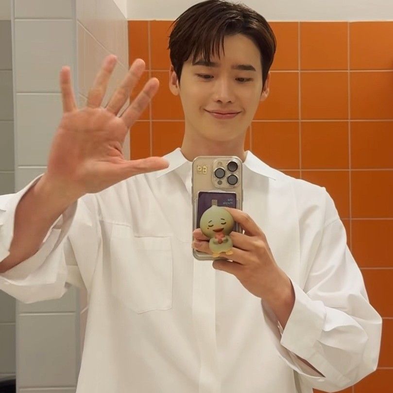 粉丝拍下的李钟硕瞬间