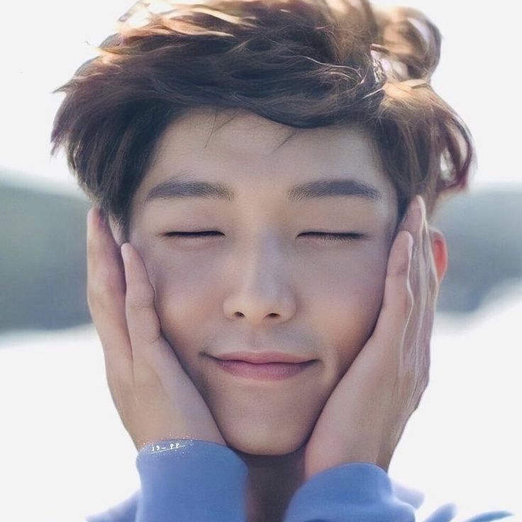 A moment captured by a fan of Lee Joongi