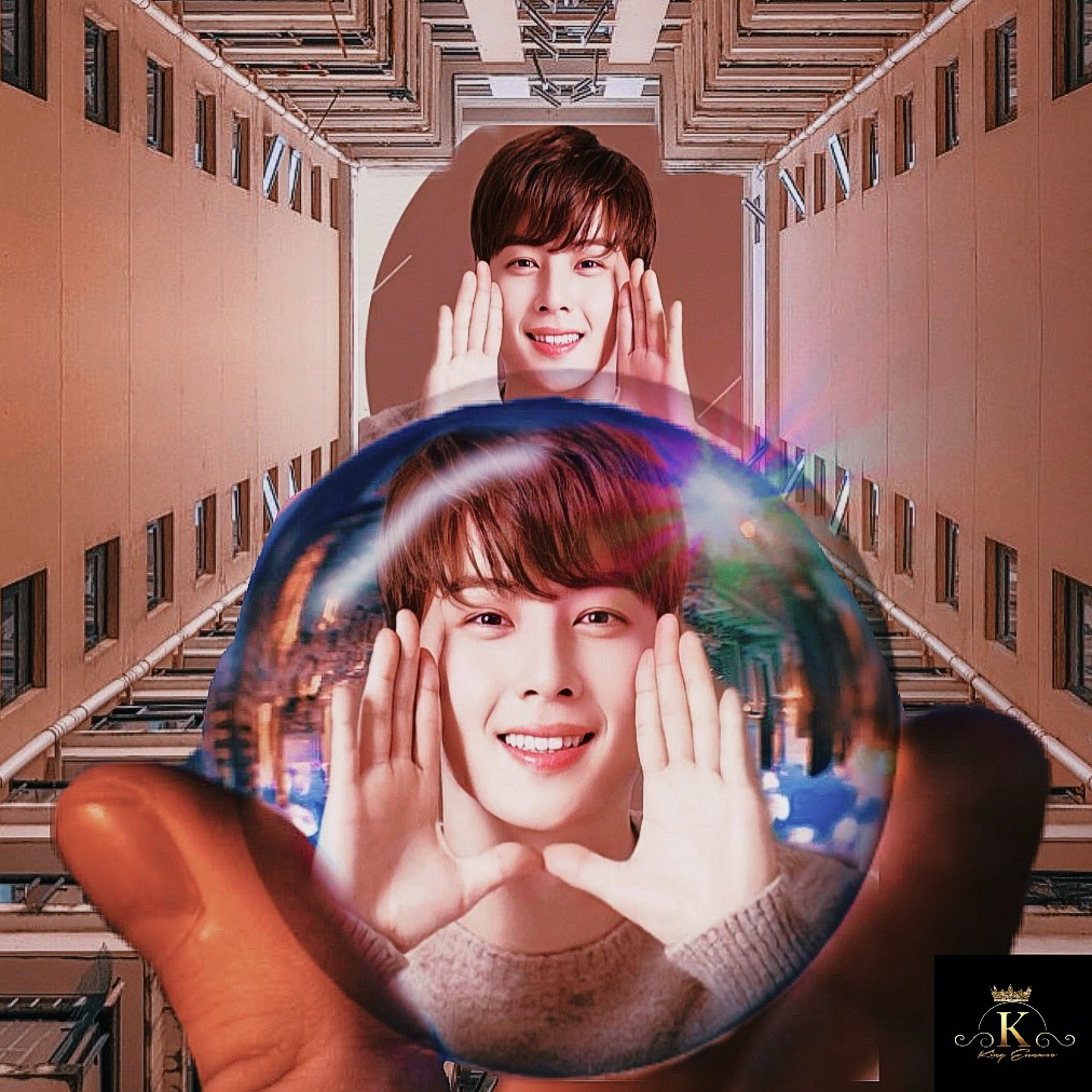 Behind-the-scenes cut of Cha Eunwoo