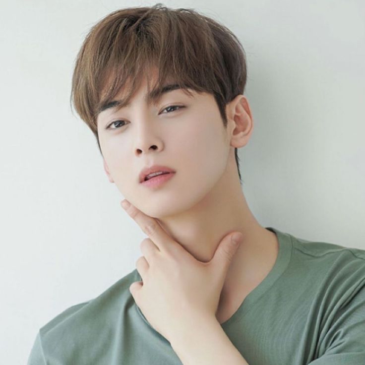 Foto terbaru dari Cha Eunwoo