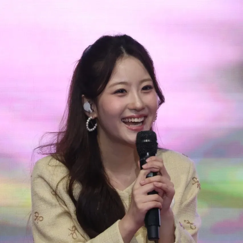 Behind-the-scenes cut of Oh Yujin