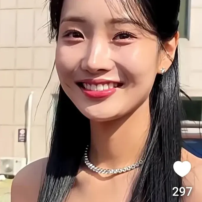 A moment captured by a fan of Kim Soyeon (2004)