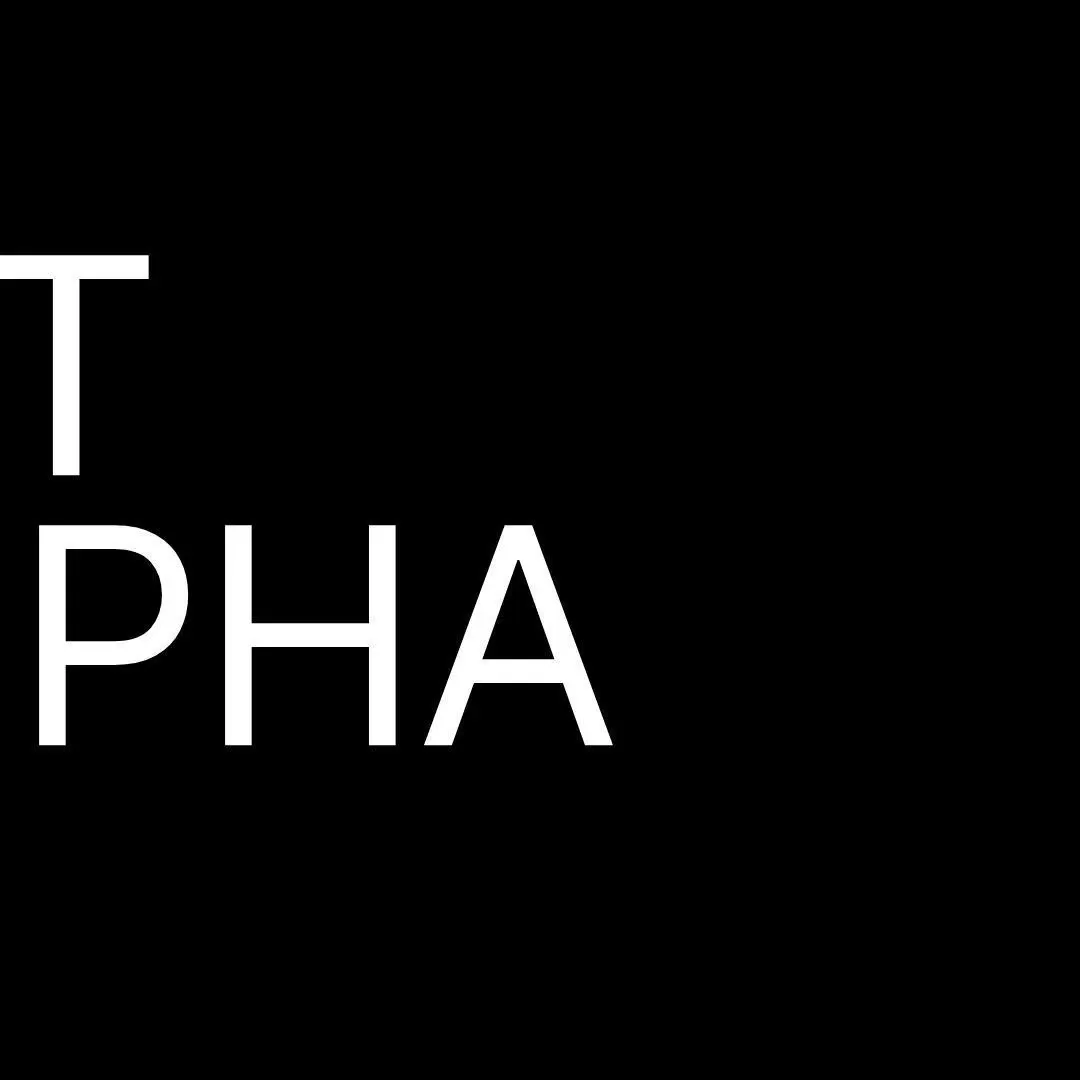Behind-the-scenes cut of Est Supha Sangaworawong