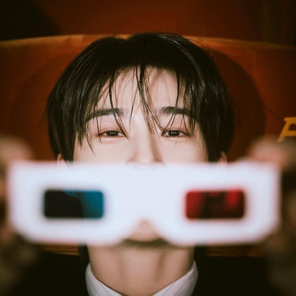 Behind-the-scenes cut of Byeon Wooseok