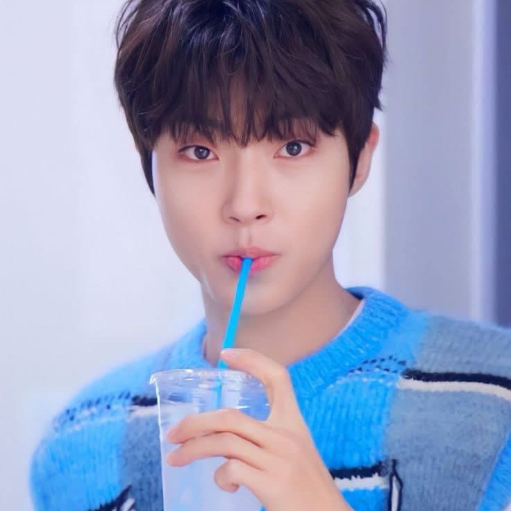 Latest photo of Hwang Inyoup