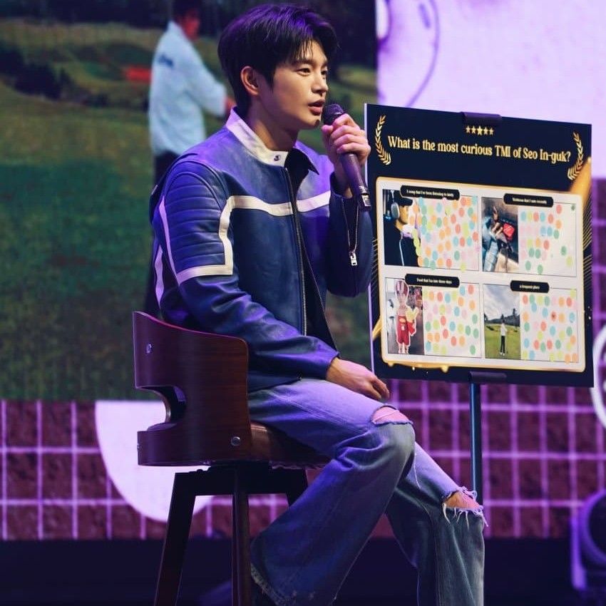 A moment captured by a fan of Seo Inguk