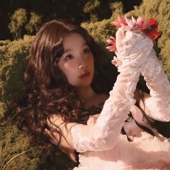 Behind-the-scenes cut of Esther Yu