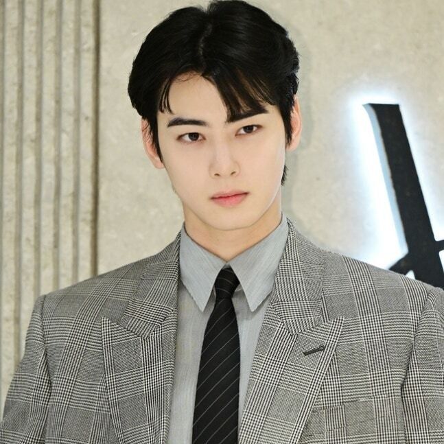 Foto terbaru dari Cha Eunwoo
