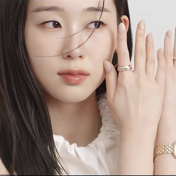 Latest photo of Han Yeji