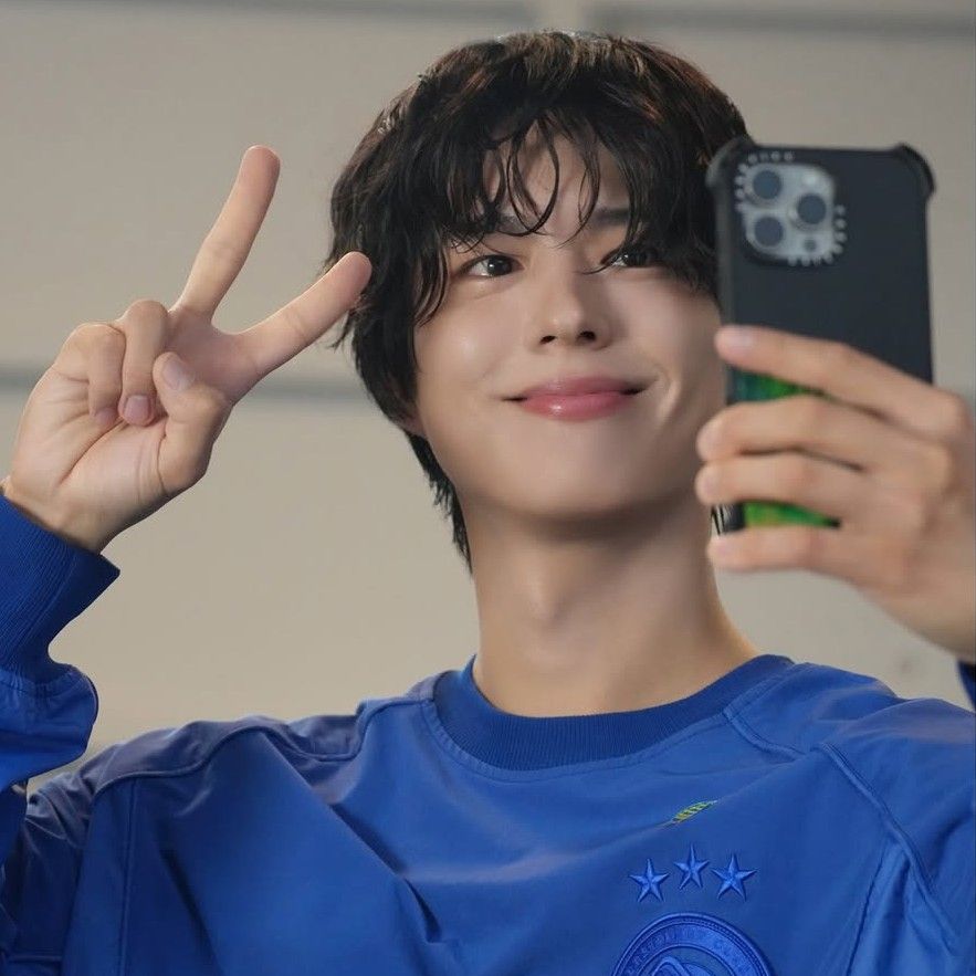 Behind-the-scenes cut of Park Bogum