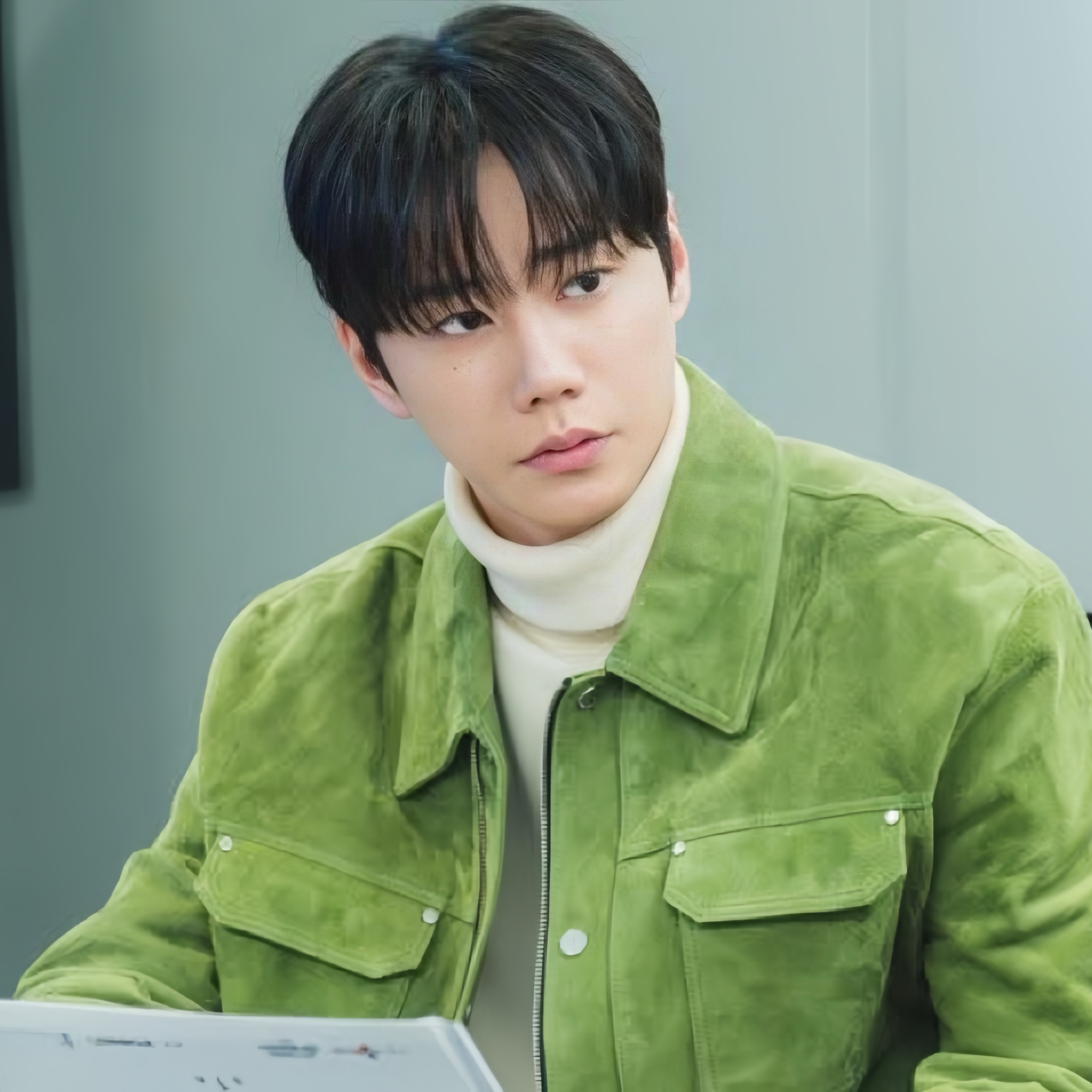 Behind-the-scenes cut of Lee Junyoung