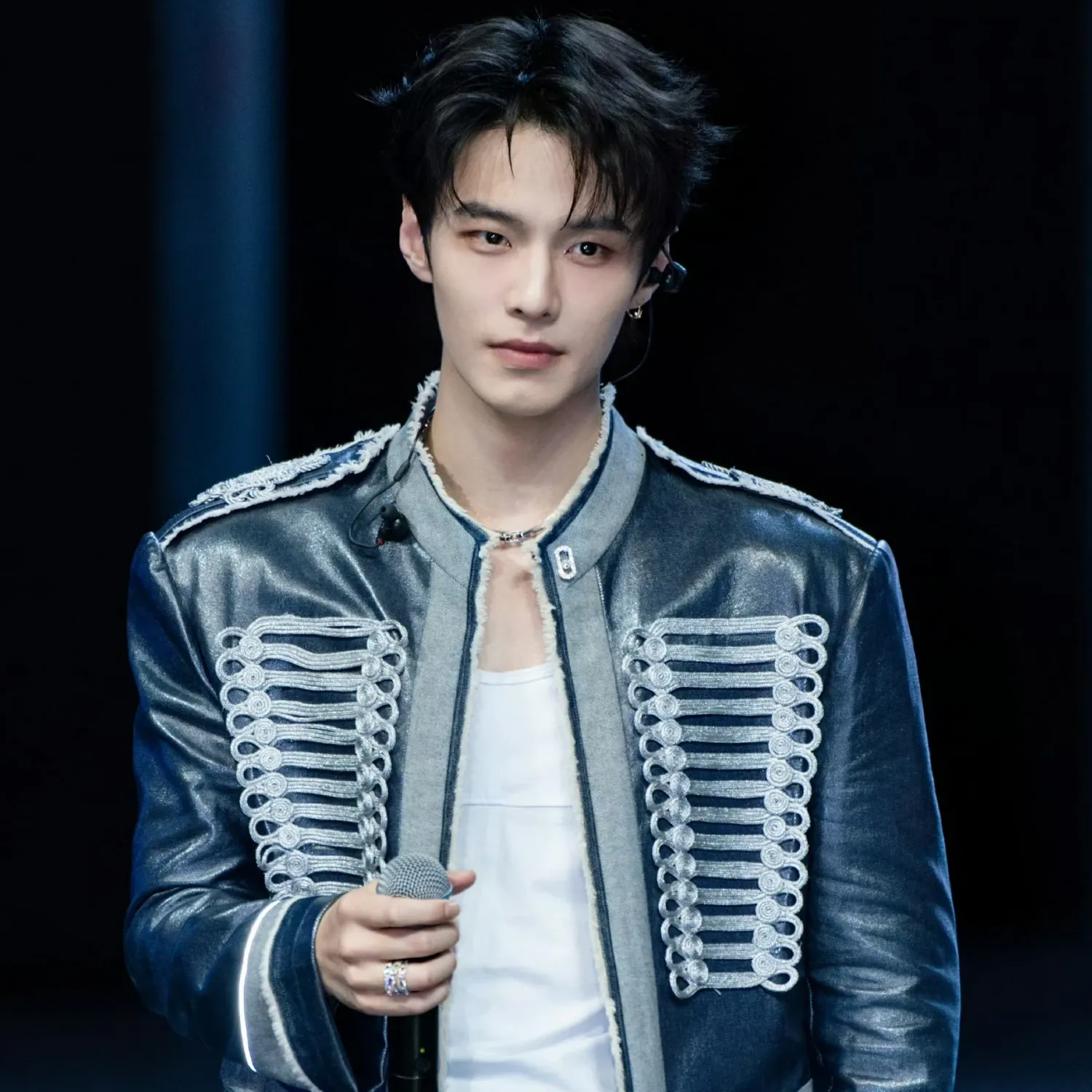 Behind-the-scenes cut of He Yu