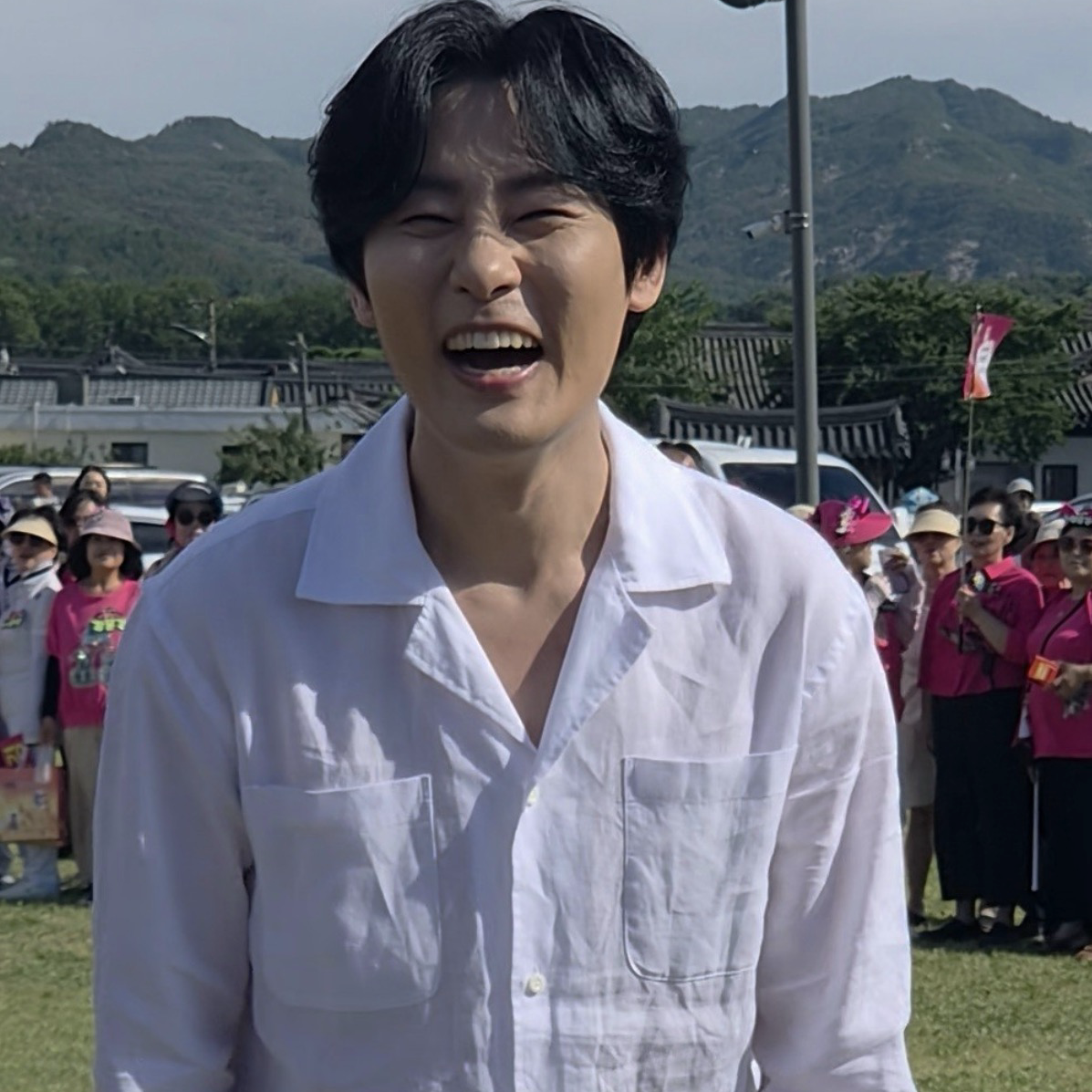 Behind-the-scenes cut of Kang Moonkyung
