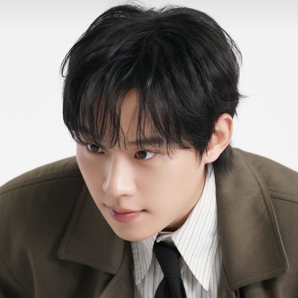 Behind-the-scenes cut of Kim Sungcheol