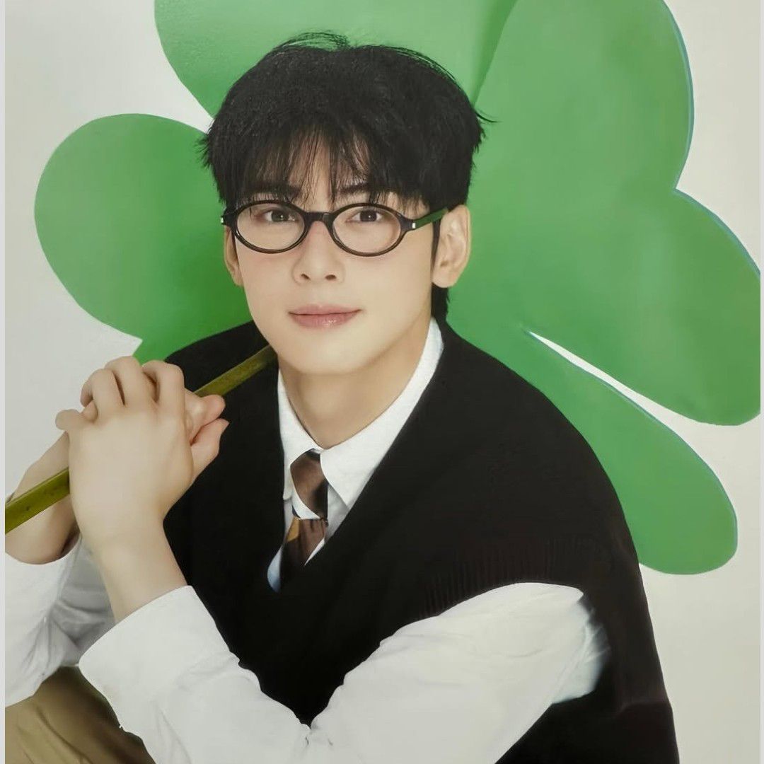 Latest photo of Cha Eunwoo