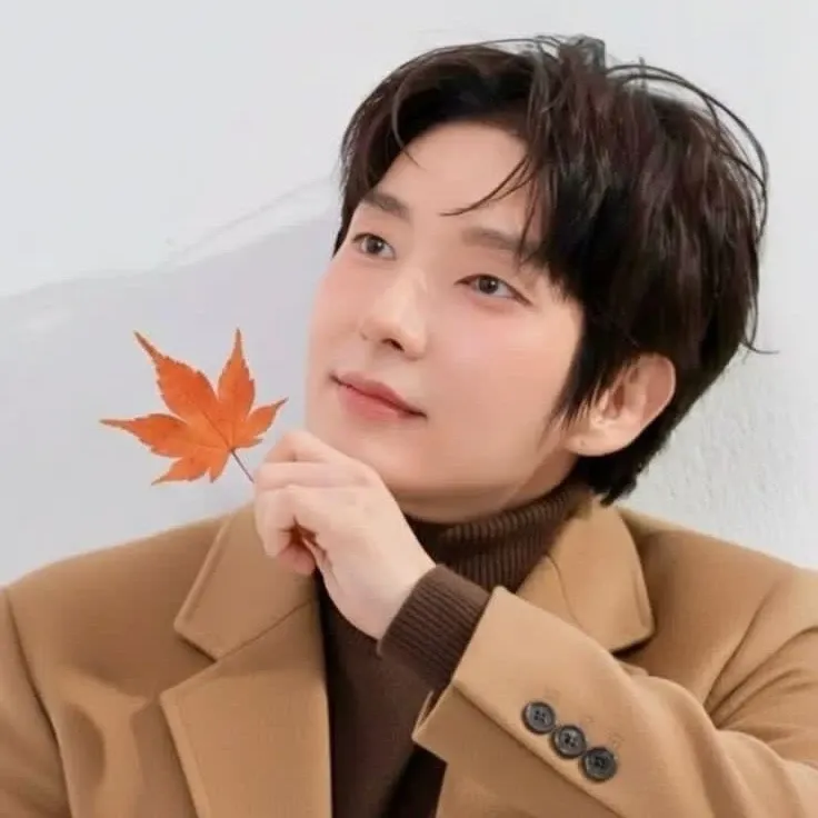 Recent activity shot of Lee Joongi