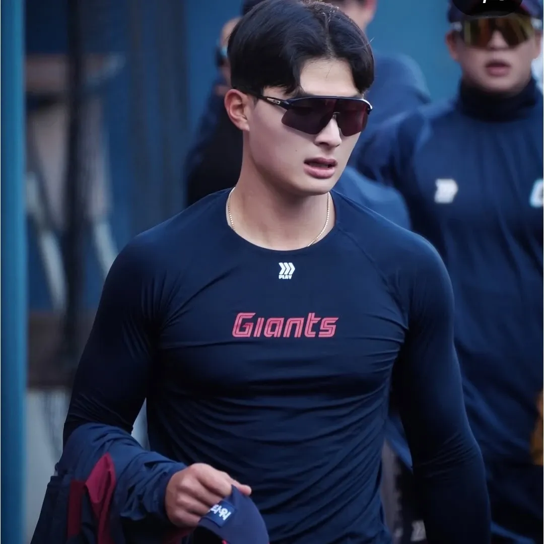 Recent activity shot of Yoon Donghee