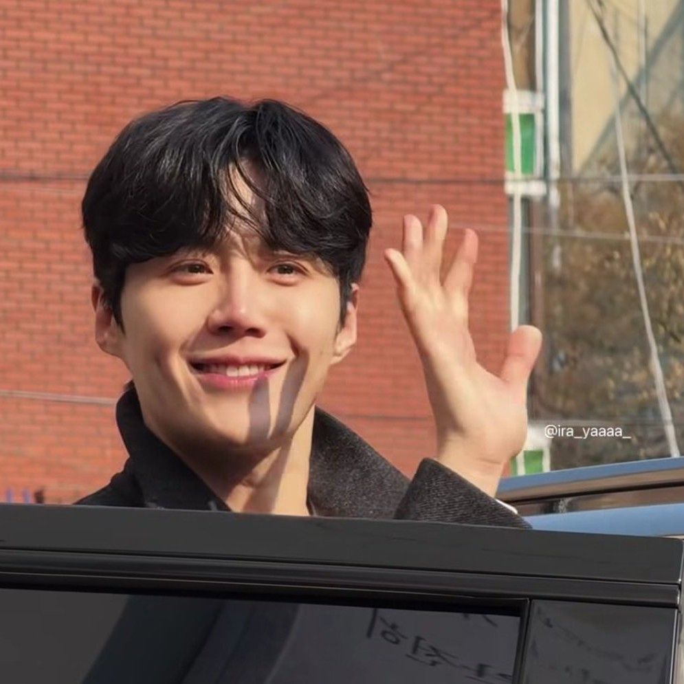 金宣虎的最新照片