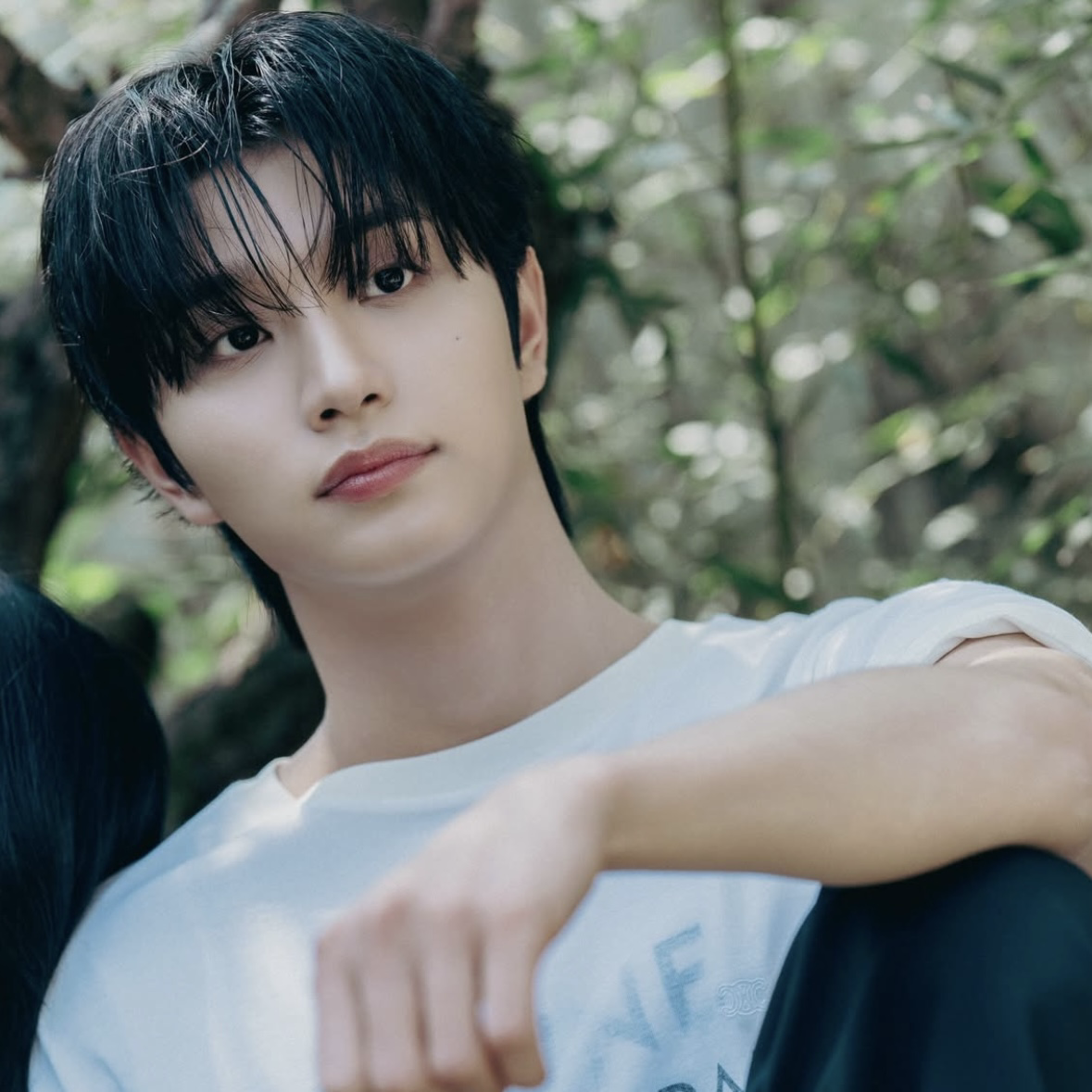 Behind-the-scenes cut of Kim Jaewon
