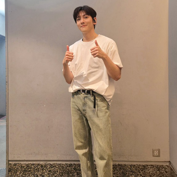 Behind-the-scenes cut of Ji Changwook