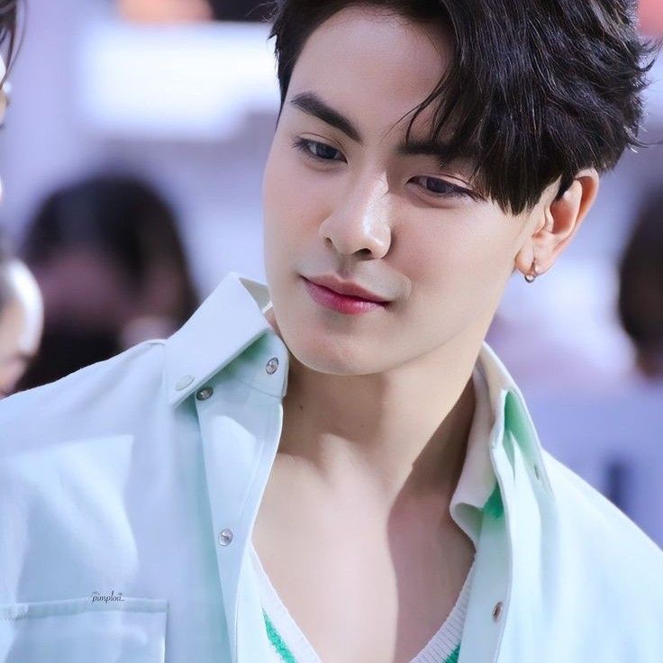 Behind-the-scenes cut of Joong Archen Aydin