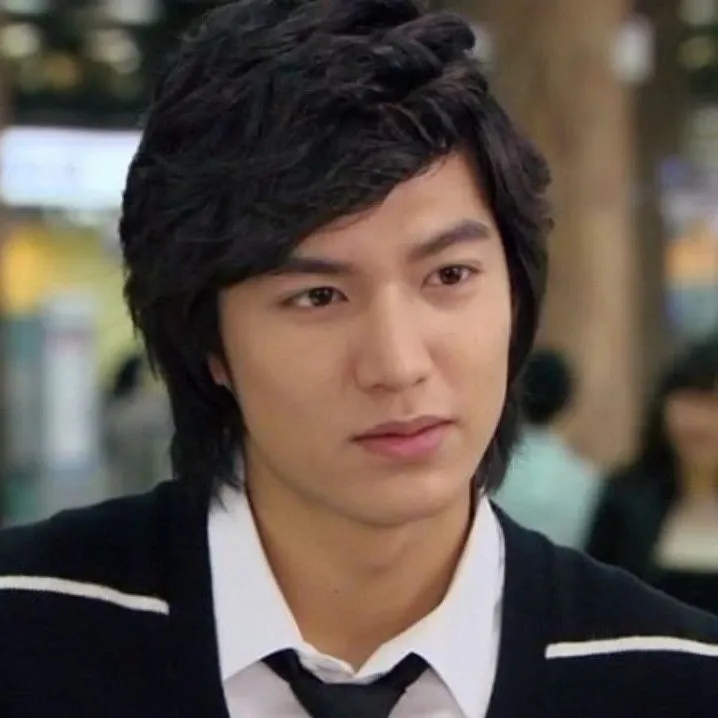 Recent activity shot of Lee Minho