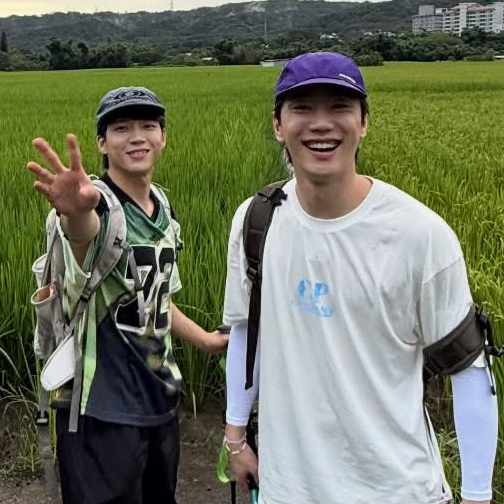 Behind-the-scenes cut of Lee Junyoung