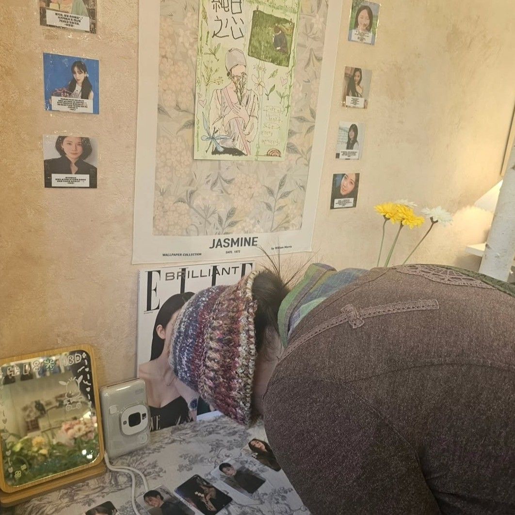 Behind-the-scenes cut of Han Yeji