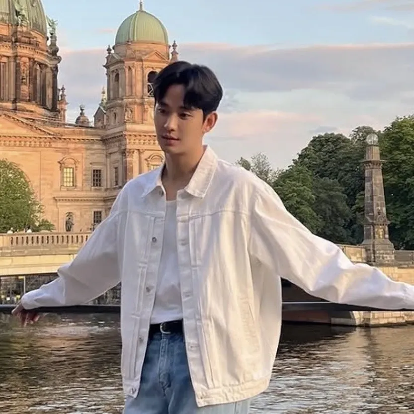 Recent activity shot of Kim Soohyun