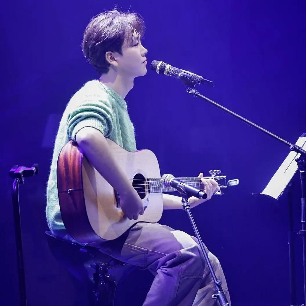 Recent activity shot of Song Minjun