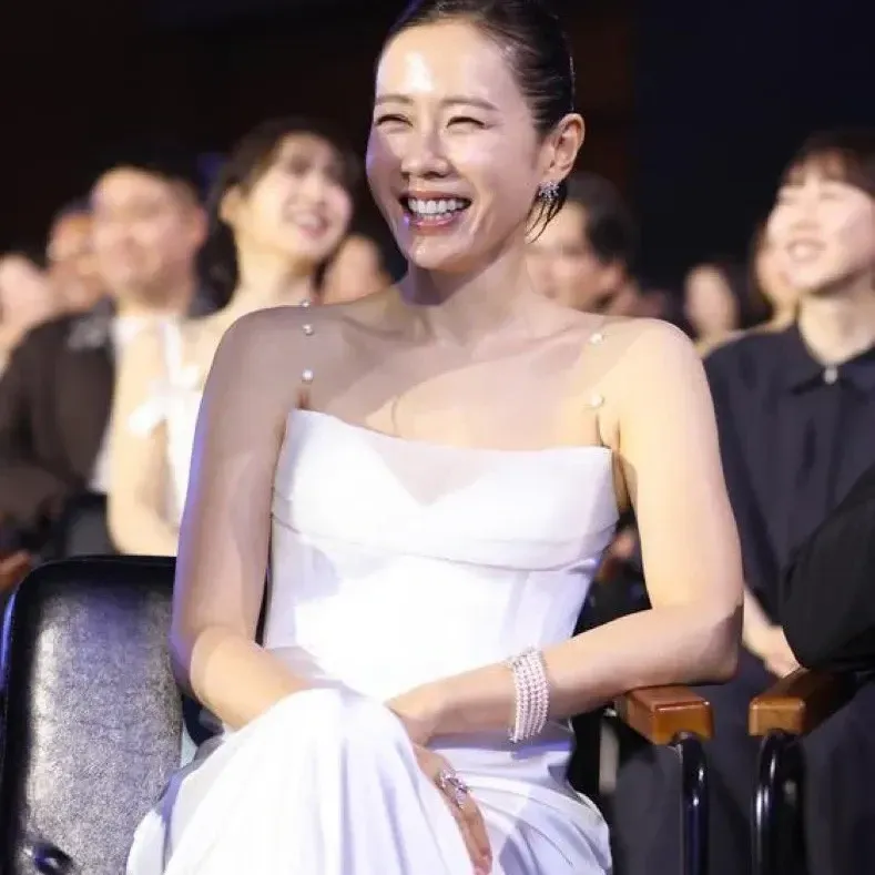 Cuplikan di balik layar dari Son Yejin