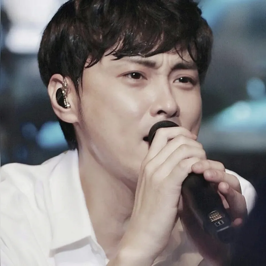 Behind-the-scenes cut of Min Kyunghoon