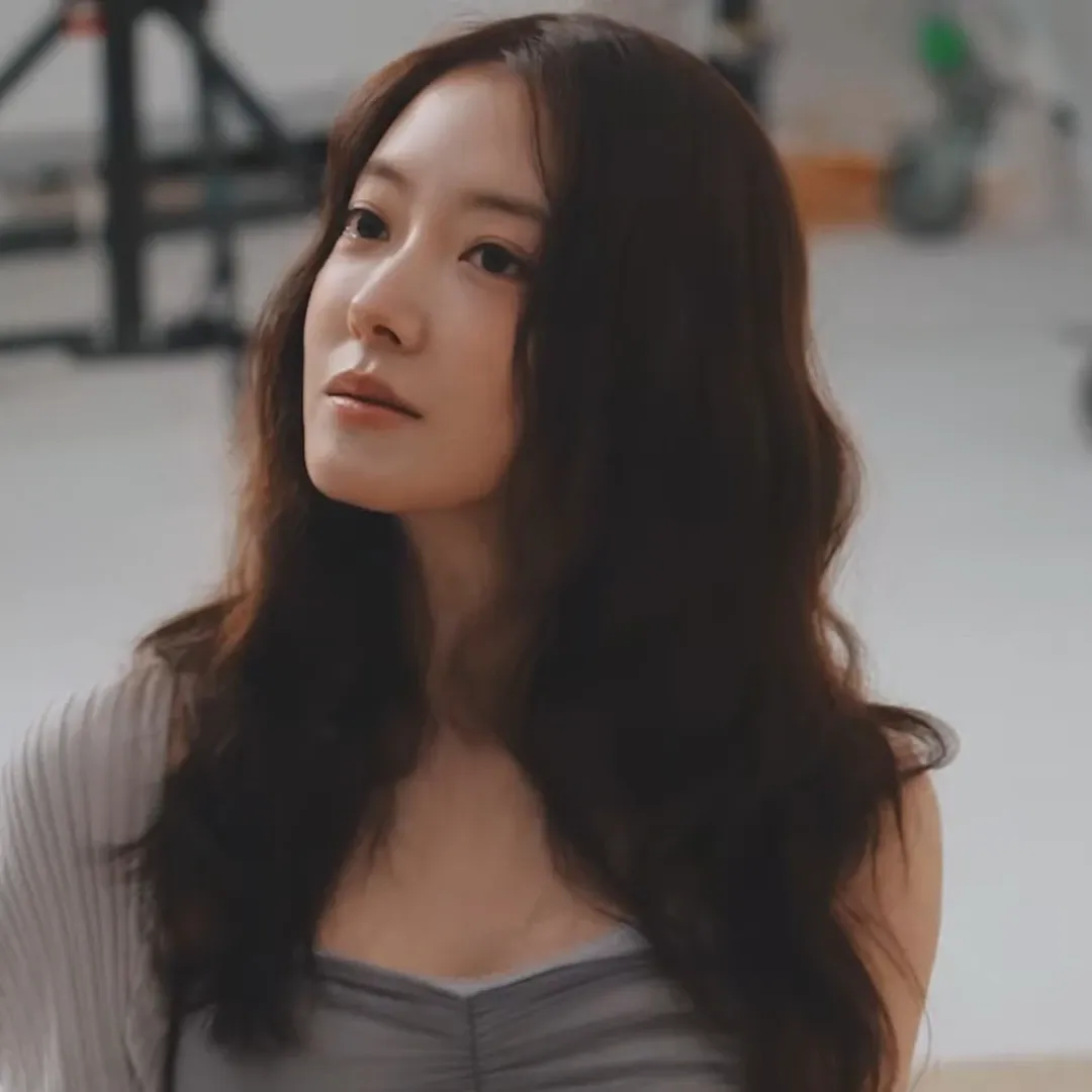 Behind-the-scenes cut of Lee Seyoung