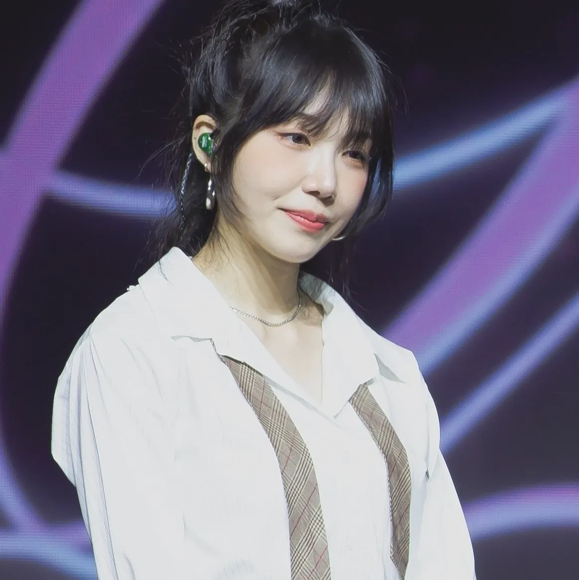 Behind-the-scenes cut of Jung Eunji