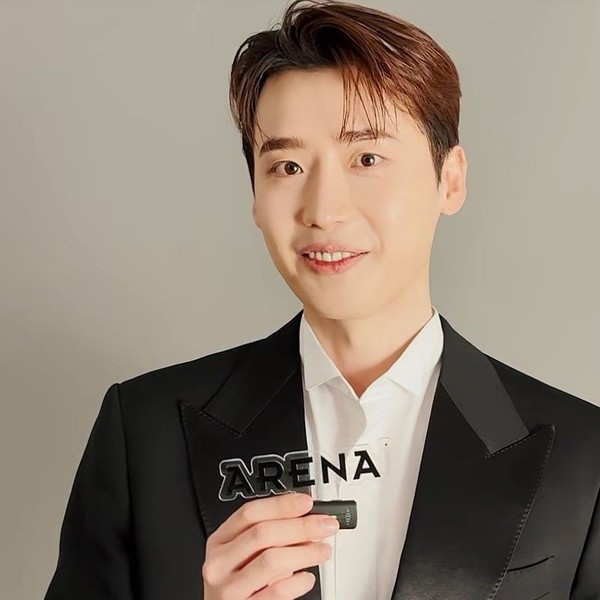 Today’s standout profile photo of Lee Jongsuk on Choeaedol Celeb