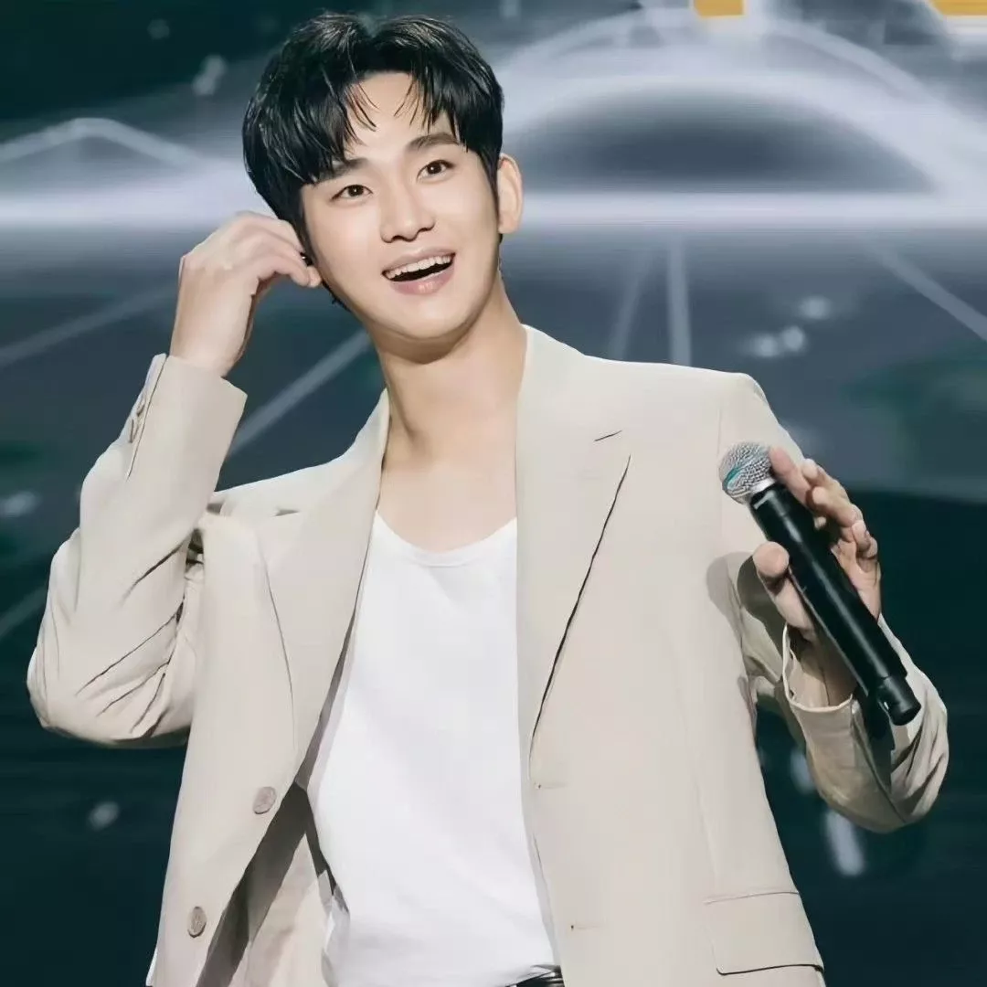 Behind-the-scenes cut of Kim Soohyun