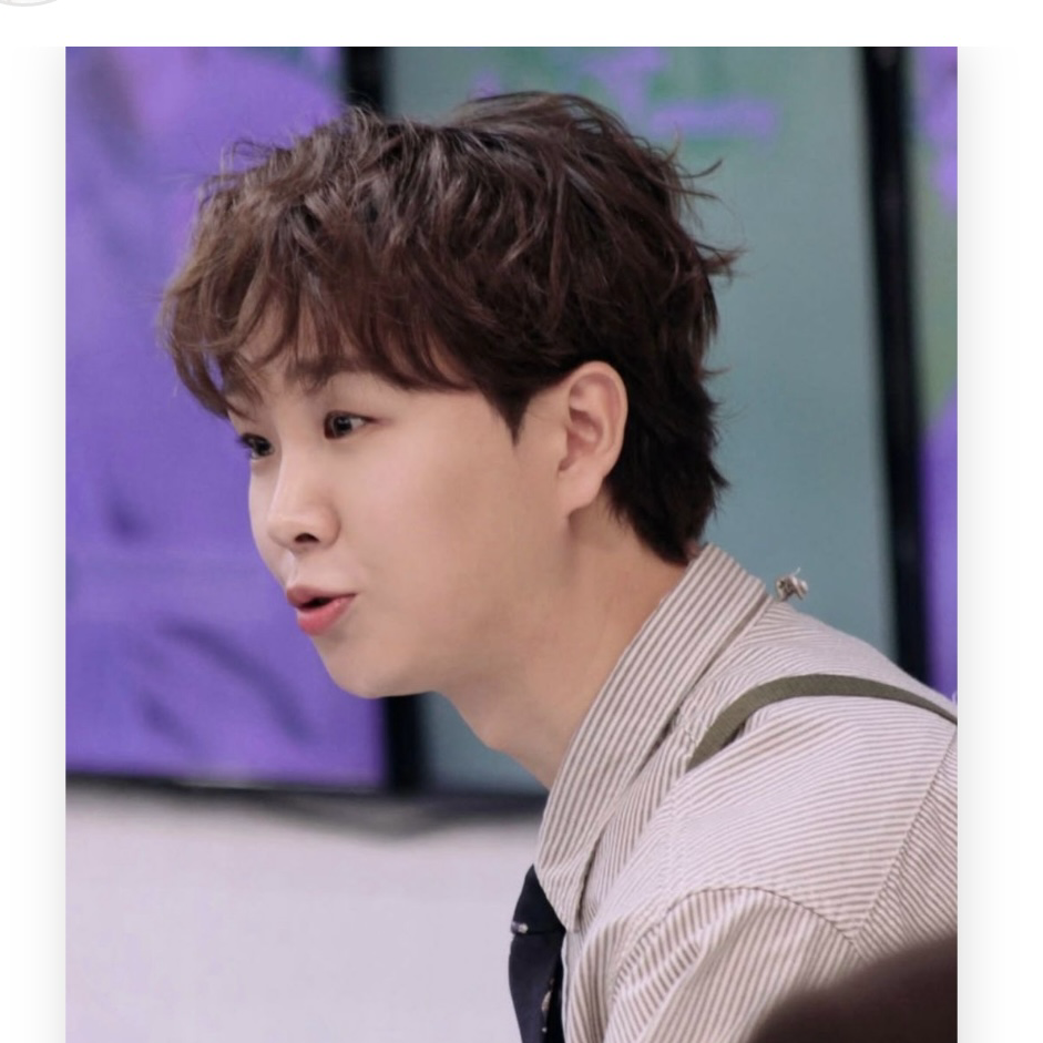 A moment captured by a fan of Song Minjun