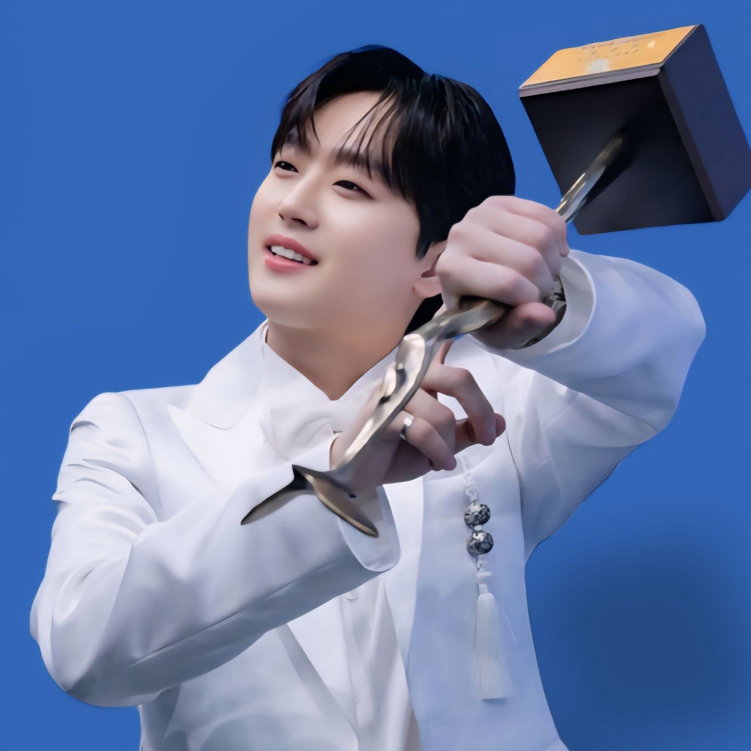 イ・チャンウォンのビハインドカット